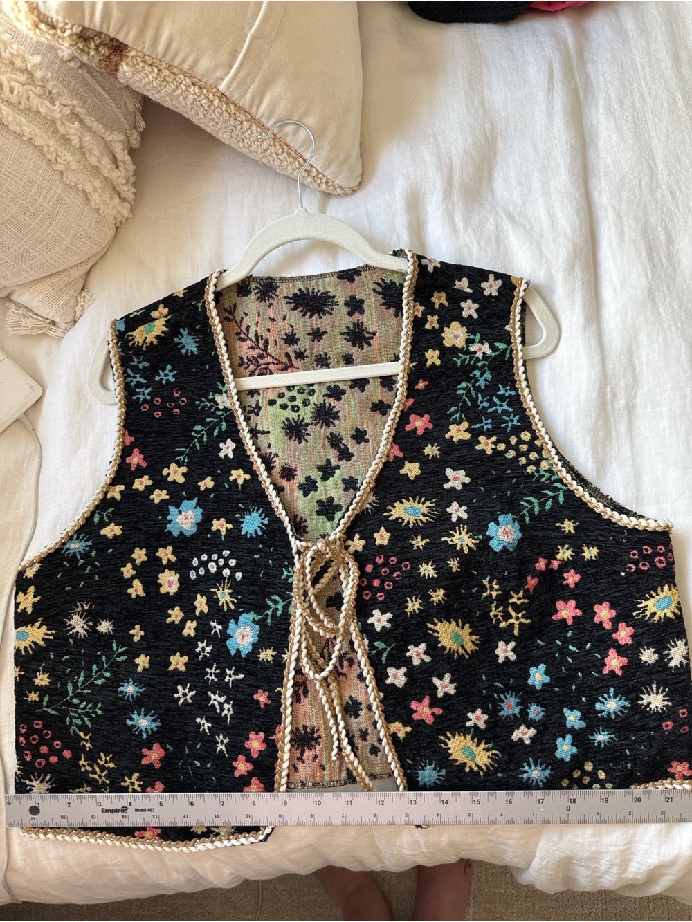 Black Floral Tapestry Tie-Front Festival Vest Country Western Bohochic Size L - Picture 8 of 9